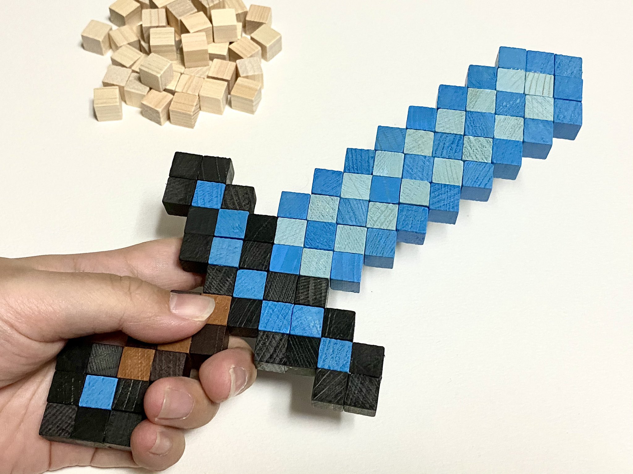Sappoi さっぽい 立体アイロンビーズ 木材ブロックでダイヤの剣作ってみました マイクラ マインクラフト Minecraft 木材ブロック 木材アート Pixel Pixelart T Co Jd0ruefpm0 Twitter