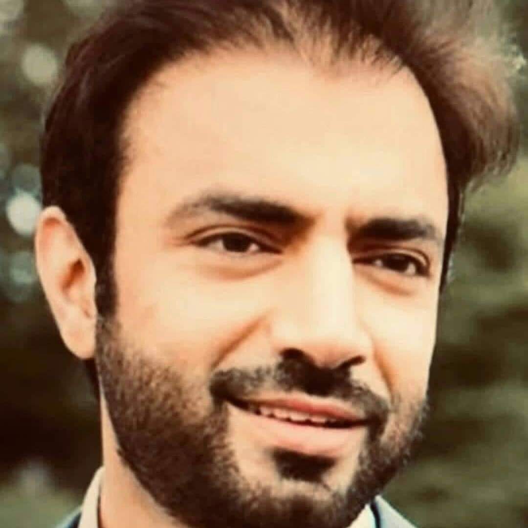 LalJanBugti4's tweet photo. آج کا دن بلوچ قوم کے لیے فخر و خوشی کا دن ہے. 
آج بلوچ قوم کے ہر دل عزیز قائدِ آجوئی جناب نواب 
براہمدغ خان بگٹی کے پیدائش کا دن ہے. 
  
سالگرہ مبارک نواب صاحب 🎂👏🌹💝🎆 https://t.co/B3uHrpnIrA