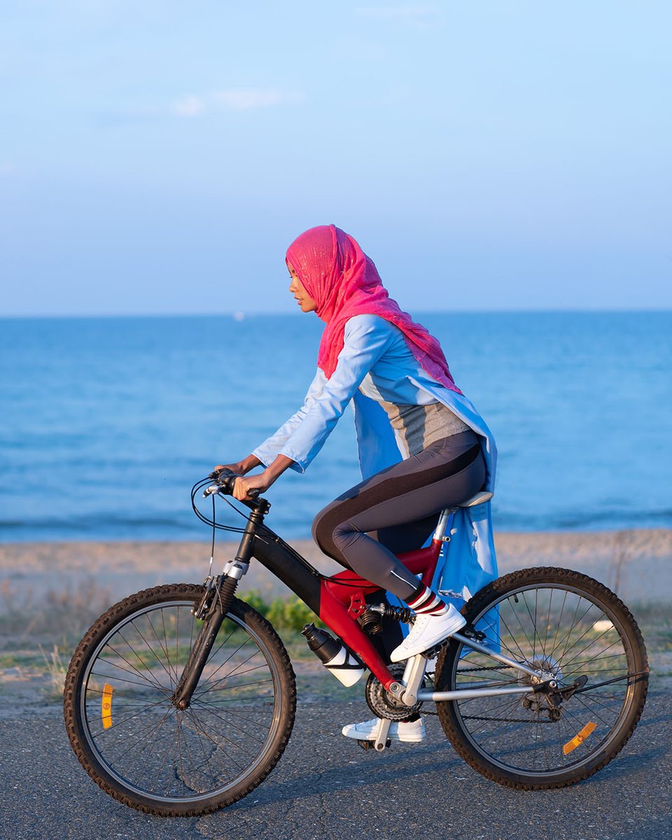 Every fourth patient with Parkinson's disease is affected by what is called freezing. It occurs unexpectedly and makes it impossible to lift your own feet off the ground. However, research has shown that regular exercise, such as cycling, can help. #schoenclinic #parkinson