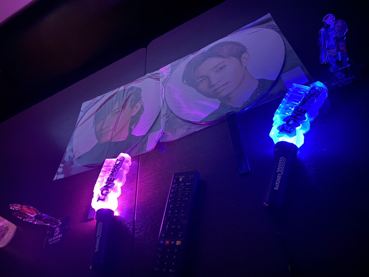 STjuri615love's tweet photo. 今日はゆりとTONE IMPACT観賞会〜!!!
SixTONESのLIVE楽しすぎ〜!!
色々なシーンで叫びました🥺
ありがとう〜!!!!!
次はラフストみたいな🙋♀️
@stsn_kt_mr
#SixTONES
#TONEIMPACT
#鑑賞会 https://t.co/APuteAwYKa