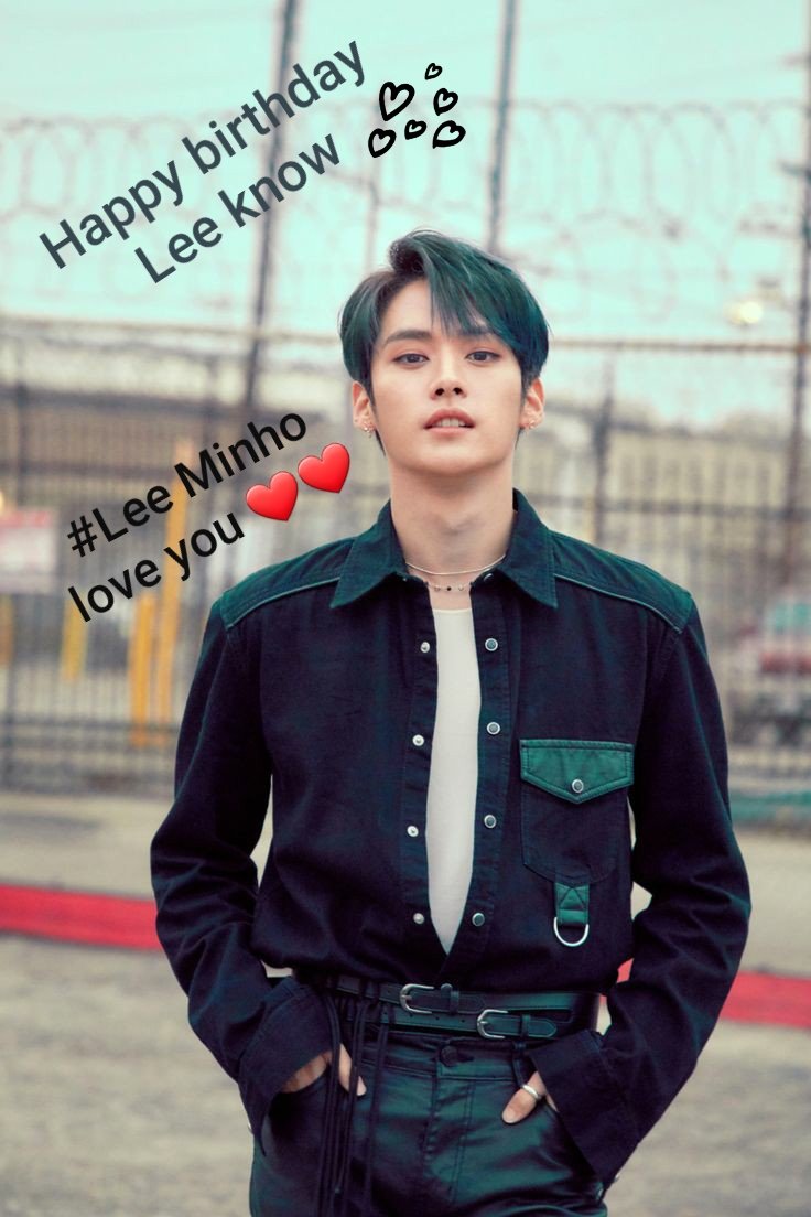AzeFangirl's tweet photo. Happy birthday Lee know 🥳🥳
@skz_stay https://t.co/JK5egqjomV