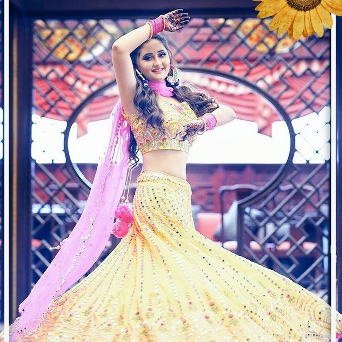 6 Colour Yellow symbolises happiness and brightness Goddess KATYAYINI is worshipped @TheRashamiDesai