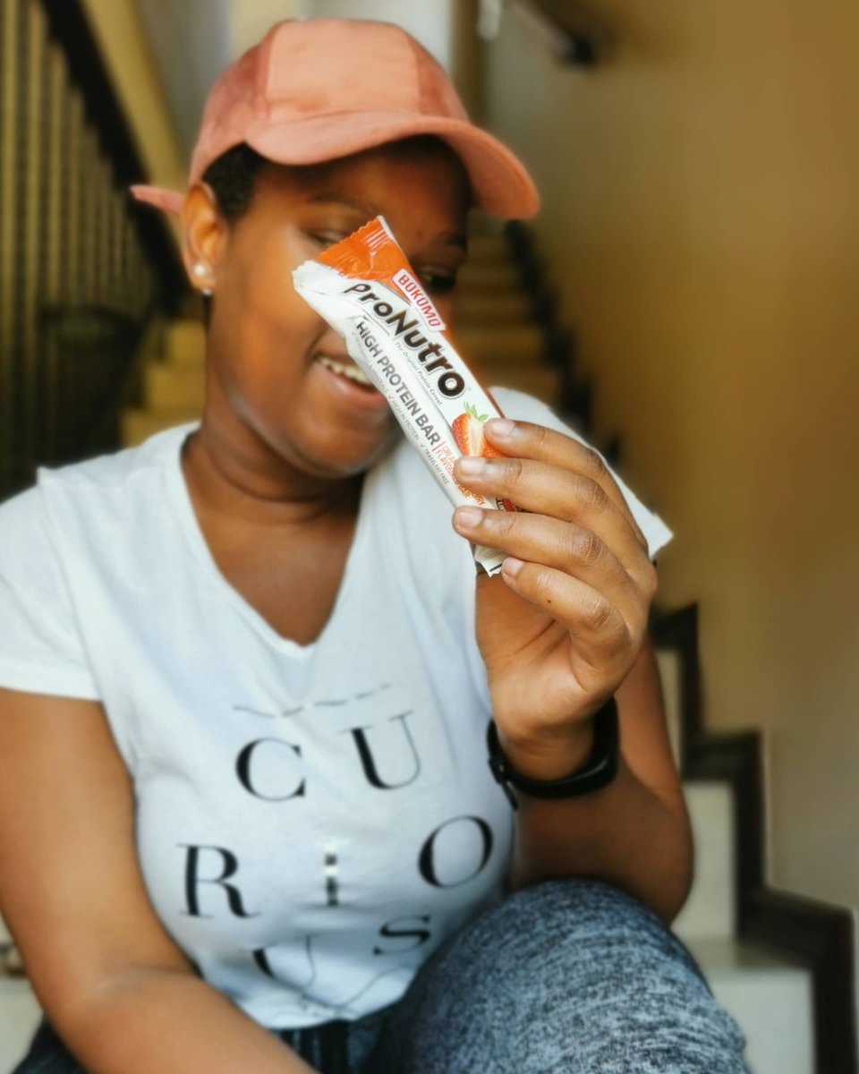 Skatiesss_s's tweet photo. Snack time on-the-go anyone? 🍫
ProNutro protein bars work best for me especially when midday hits and all I want to do is snack my life away and at the same time making it a healthy, nutritious, on-the-go snack with high protein 💃🏾👌🏽. Absolutely Yum 😋
#ProNutroGoodToGo #Ad https://t.co/yTutmdKD6E