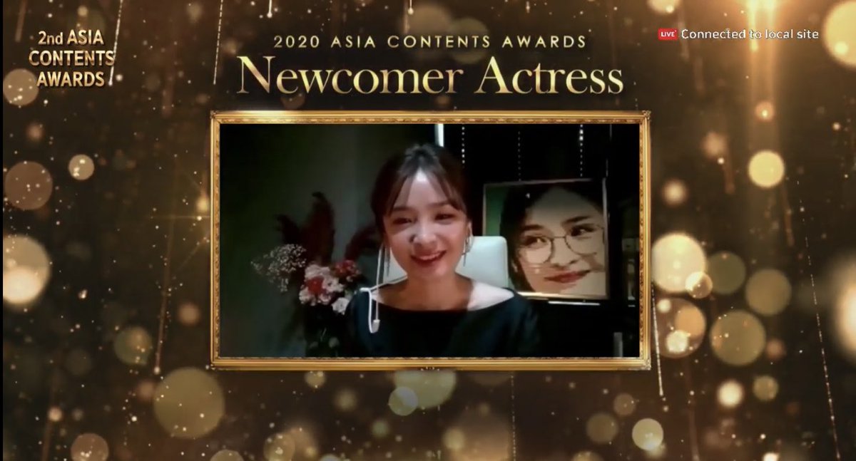 im020204's tweet photo. Jeon Mido won ‘Newcomer Actress’ at the 2020 Asia Contents Awards. As usual, she thanked the viewers, as well as ShinLee for giving her the role of Chae Songhwa and this wonderful experience. #HospitalPlaylist https://t.co/RIlkzvbio6