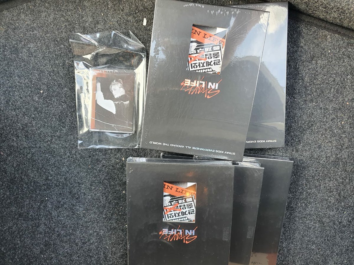 kstarstore_id's tweet photo. STRAY KIDS LIMITED VERSION 
270.000

ORDER ???? DM ME !!!! 😉

#StrayKids #STRAYALBUM https://t.co/BYirvAt1cV