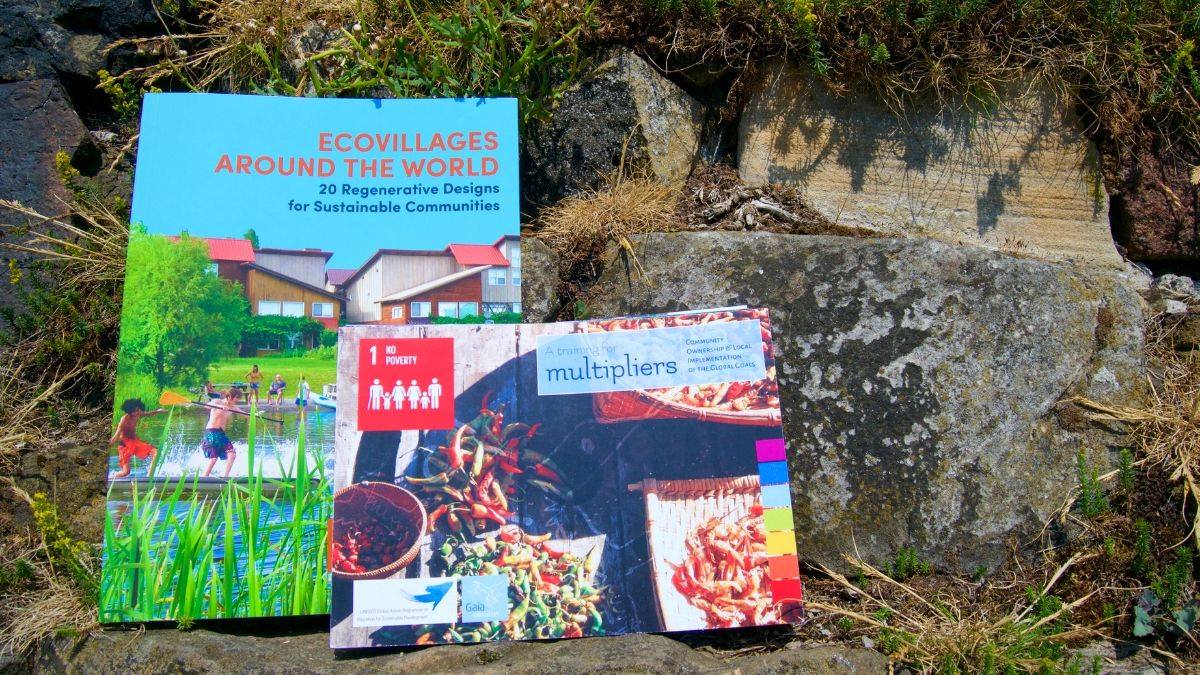 GaiaEducation's tweet photo. Order our new #EcoBundle and get your very own Ecovillages Around the World book and one set of 61 SDGs Flashcards #GaiaEducation #Sustainability #SDG
More info here:
https://t.co/9o7C06z6xk https://t.co/owAYOcN8qf