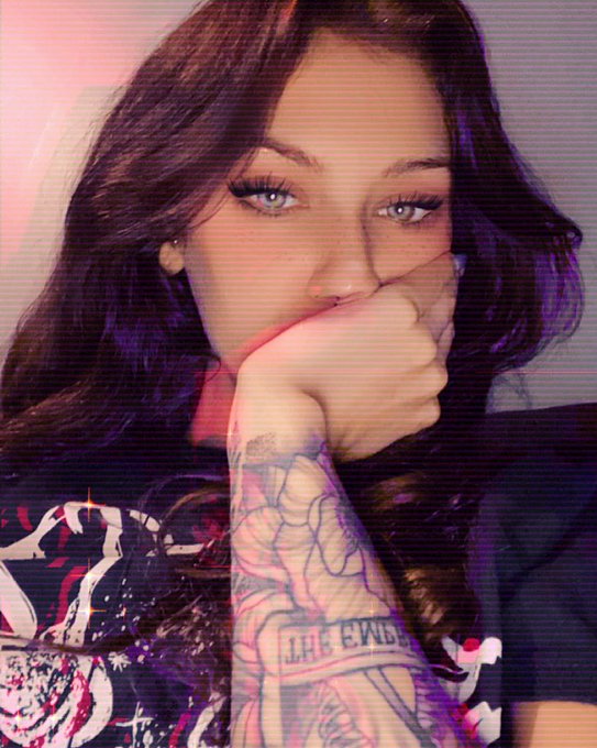 hi I&rsquo;m up all night is it the Sagittarius in me or the trauma idk https://t.co/A6sj4VfqPp<a href="/tag/newprofilepic"class="tags"><span>#newprofilepic</span></a>