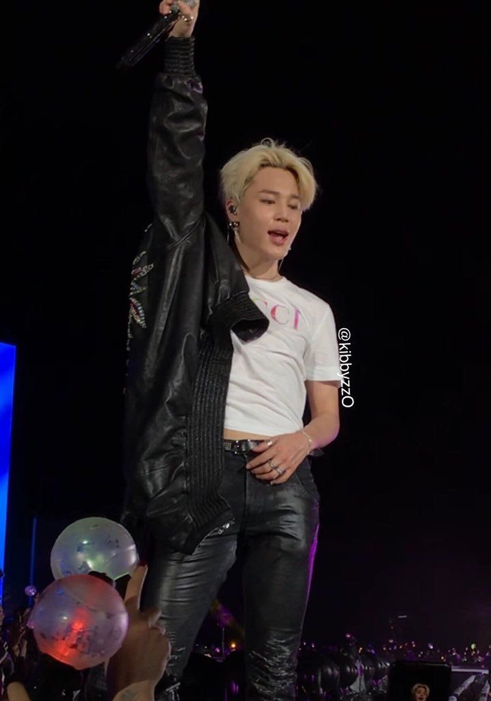 jimipics's tweet photo. jimin, it boy https://t.co/bwDz3XHqBt