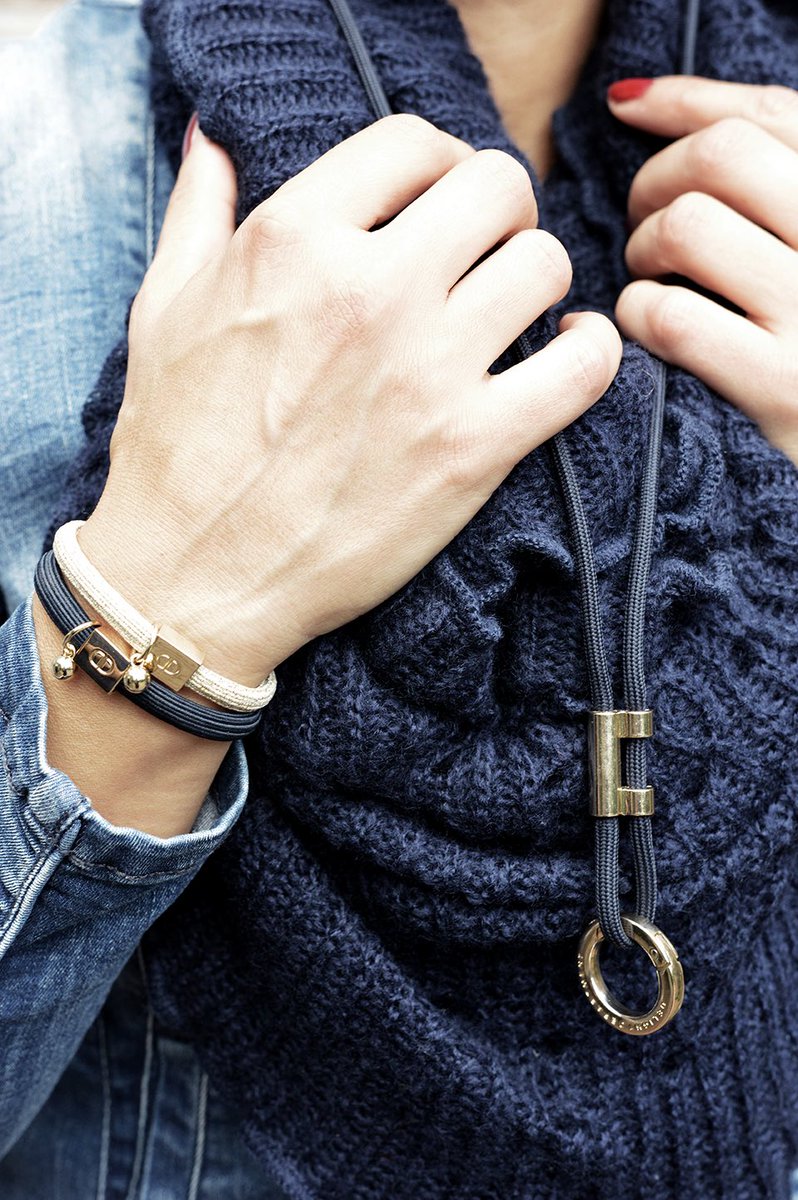 DELIGHTtweet's tweet photo. W I N T E R • I am ready! For ice cold mornings, dark nights and candle light ✨Not to mention Christmas music and gift wrapping 😅our bracelets and keychains are the perfect gift for yourself, female family and friends winter #bracelets #christmas #nordicstyle #b2bjewelry https://t.co/YOw3FzssDT