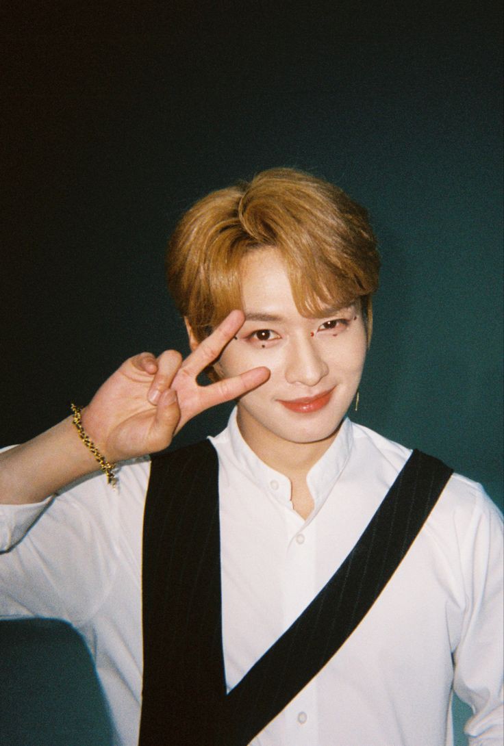 adya_rrrr's tweet photo. с днём рождения самого лучшего в мире Ли Минхо! 🥺❤
#StrayKids #MINHO #HappyLeeKnowDay #LeeKnowSelcaDay https://t.co/hj1BciFE2c