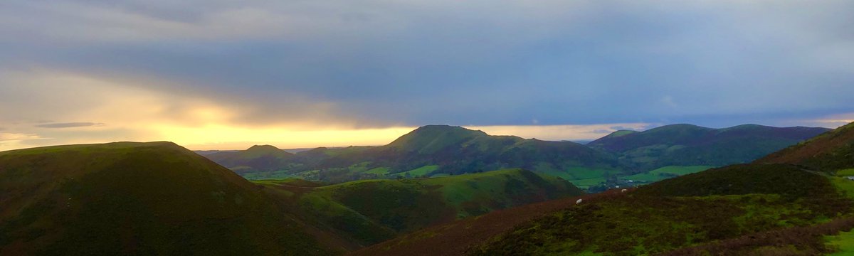 A couple of panoramic pics looking from the LongMynd over the #TheWrekin #CaerCaradoc and #TheLawley #Shropshire