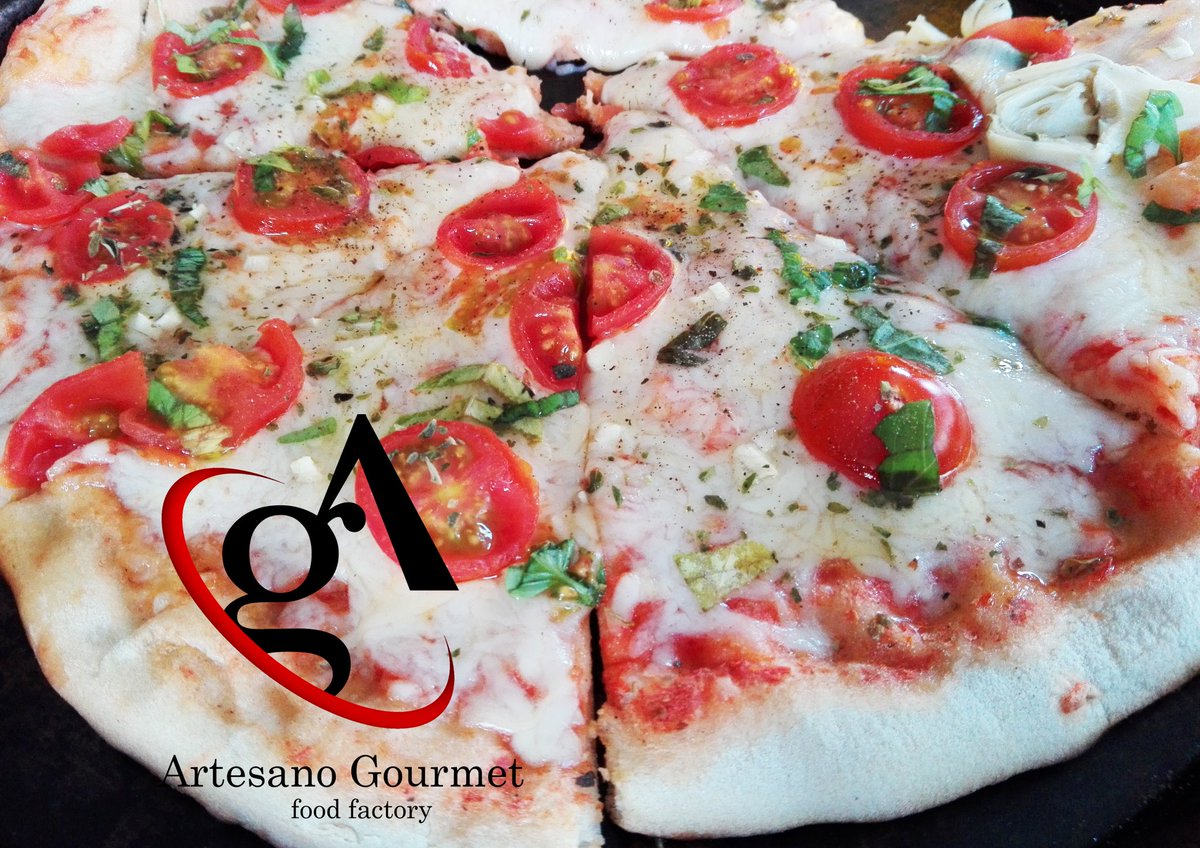 ArtGourmetFF's tweet photo. Base de pizza fina, estirada a mano y horneada sobre piedra!!
#artesanogourmet #basedepizza #pizzaartesana #pizzabarcelona #pizzavalencia #pizzamadrid #pizzahornodepiedra #pizzamediamasa https://t.co/lFtgwqD4R9