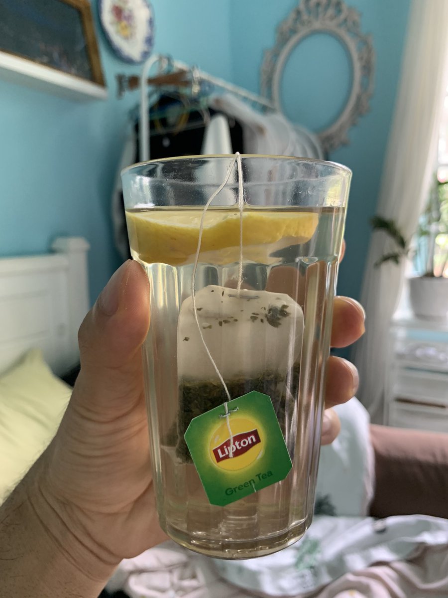 callmefye's tweet photo. Amalan minum green tea:

-Blh kempiskan perut
-Jgn minum waktu perut 0
-Minum sblum w/out bantu beri tenaga)
-Baik utk jantung, cegah kanser
-Minum 2 gelas sehari tanpa gula
-Boleh letak hirisan lemon utk sedikit rasa
-Slh 1 sumber 'foods that make you happy' (mood booster) https://t.co/XjUEE8Do0U