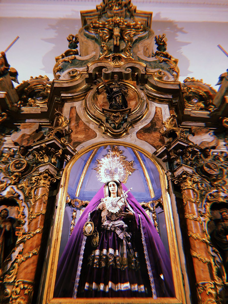 Además reseñamos que en estos días se ha completado la instalación de la iluminación del interior del camarín de la Virgen, cumpliendo los protocolos de seguridad y los requisitos de conservación sobre imágenes y obras de arte. 

Fotos: D. Juan Robles y Hermandad