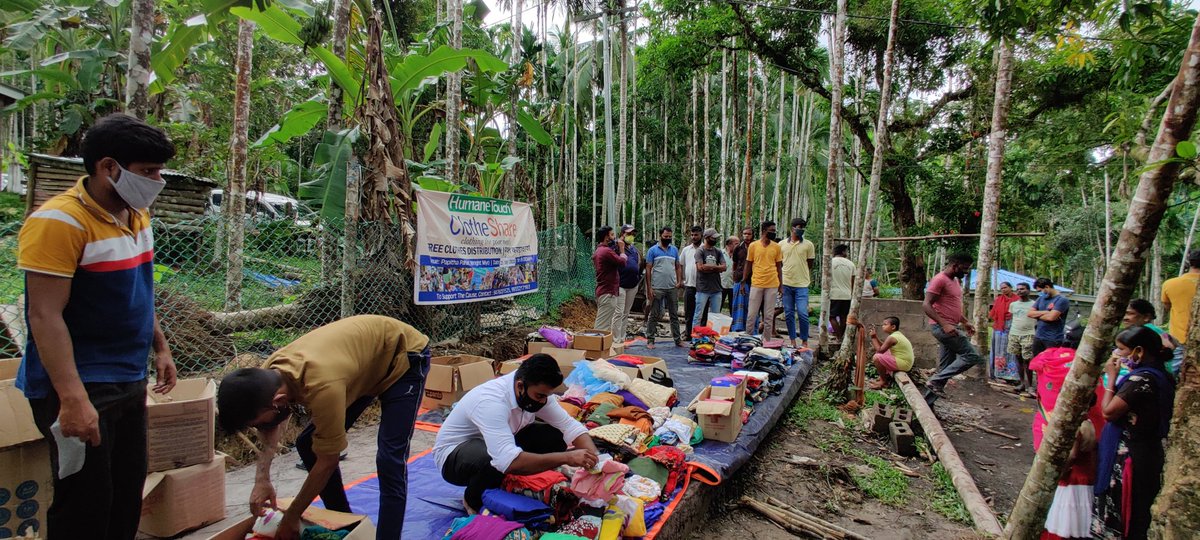 humanetouch_pbl's tweet photo. In continuation of its ClothShare intiative,a free Cloth distribution program was organised by Humane Touch at paithapahad village on 25.10.2020.
Till now this intiative has reached 14 villages and nearly 3500 needy people have been benefited.
#sharingiscaring
#HumaneTouch https://t.co/TdKmxSkEMK