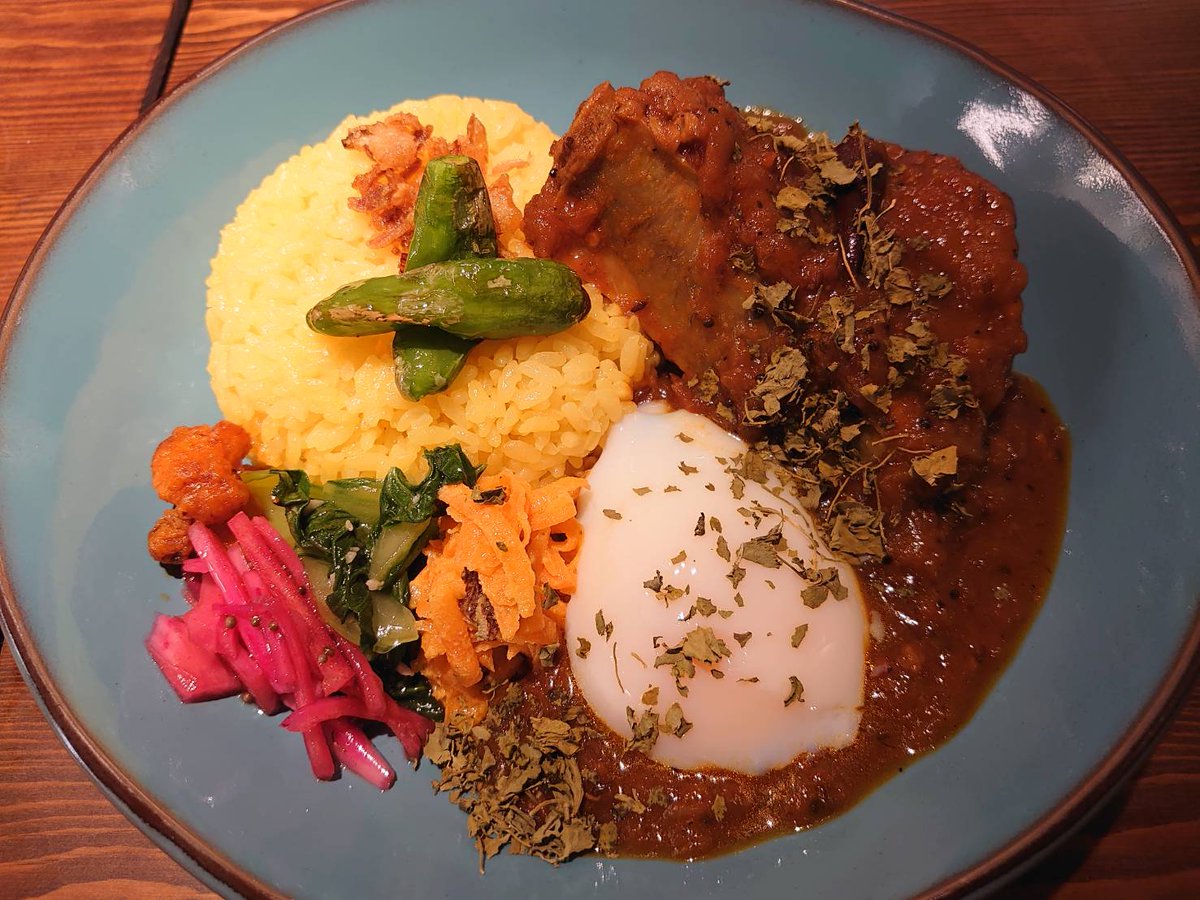 SakeTsunashima's tweet photo. 今日も昼から、#slothhouse さんで、ランチカレー���。
スペアリブはホロホロで、スパイシーなカレーと相まって、ペロリ。
和風キーマカレー綱島風も、安定の美味しさ。ご馳走さまでした
#綱島 #スロースハウス #クラフトビール #westcoastbrewing https://t.co/WjRAoAoaBd