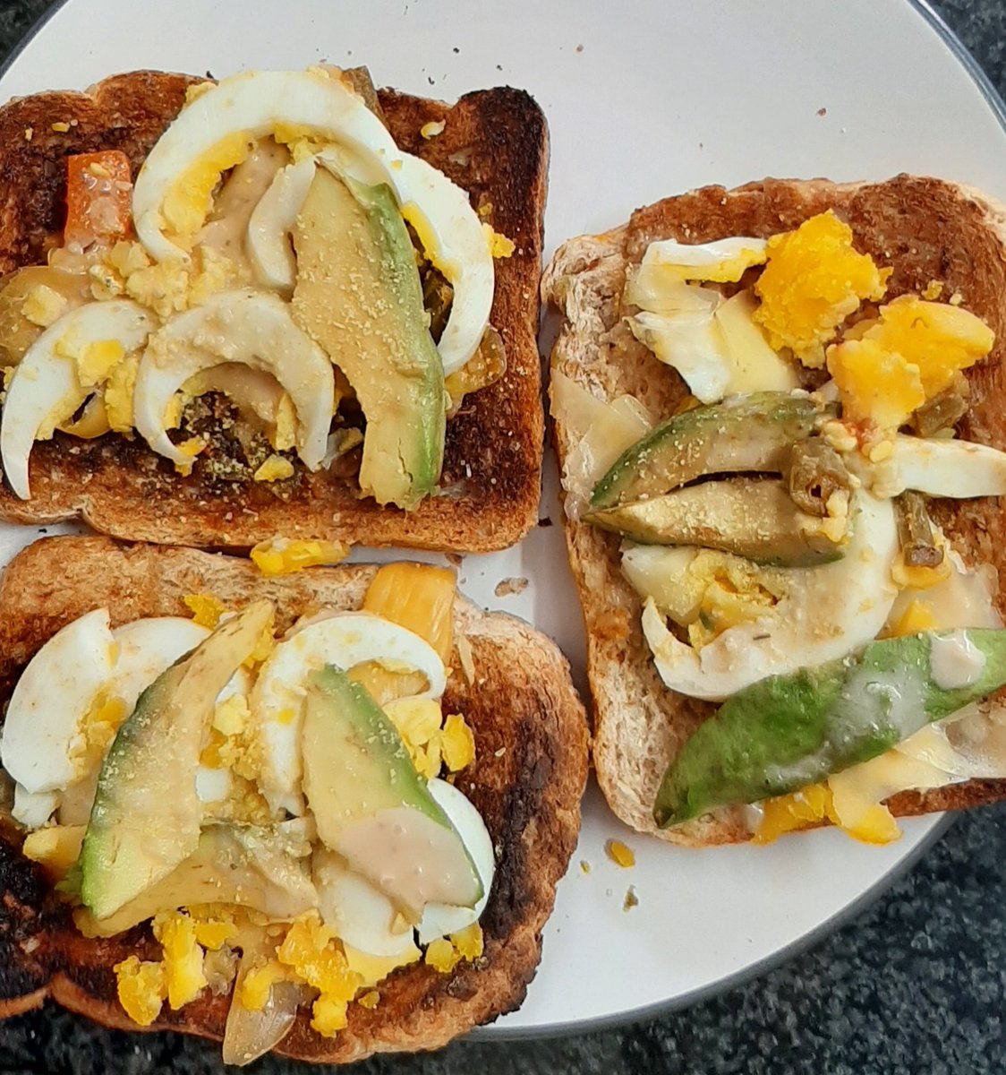 Tshepi_esS's tweet photo. Hubby made me breakfast so I can focus my energies on @The_Cookoff 🥰 so jaanong the throats... 😝
#TeamTshepi
#KamosoAfrica
#SetswanaCuisine https://t.co/5xNEKEdInX