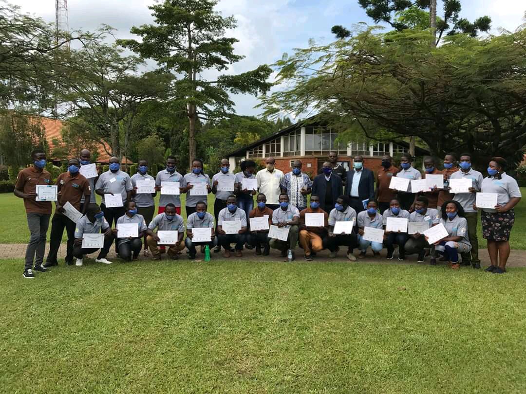 PaustaClessy's tweet photo. #ITCOA2020 comes to a successful completion. 47 young professionals from #Uganda, #Tanzania, #Kenya, #Senegal, #Malawi, and #SouthSudan passed out to advocate for sustainable #AgroEcologySystems, and #organicfarming

Thank you @FutureForAll, &amp; @go_organic_org for the support https://t.co/TrZdXyfahh