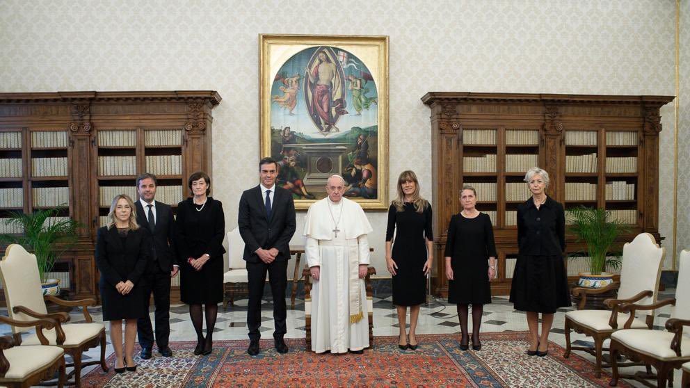 Tot el que recomanen que no fem en una foto: reunions de màxim 6 persones, si les fas, amb persones del teu cercle més proper, portar mascareta, respectar distància, i el més important de la foto, fa falta aquesta despesa en aquest moment? Poc respecte per la gent de l’àmbit 🏥 https://t.co/iGypcZs30L