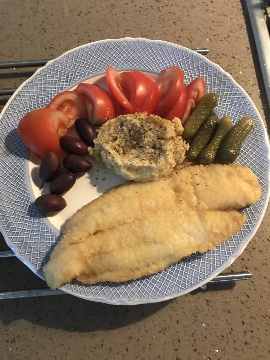NFrantzeskaki's tweet photo. My healthy dinner - on the toad to recovery - enjoy Sunday ! #fish #splitlentils #lovetomatoes https://t.co/TH9DShj1wq