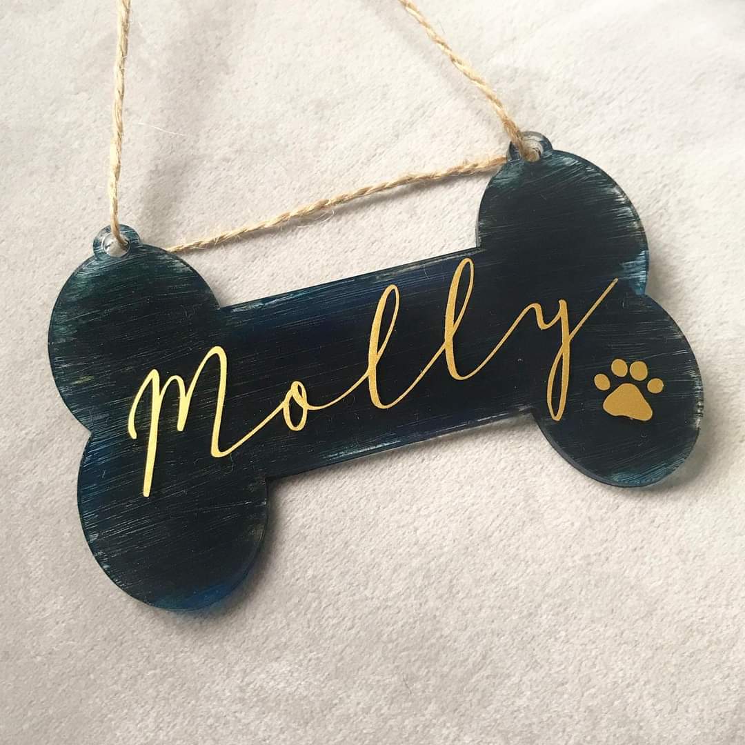 repton_design's tweet image. I’m so excited to put this up over Mollys bed! And it’s going to stay there all year! These are available to order now! 🐾
#notjustforchristmas
.
.
.
.
#decoration #personal #personalised #gift #smallbuisnessgift #personalisedgift #shopsmallthischristmas #bone #pawfect
