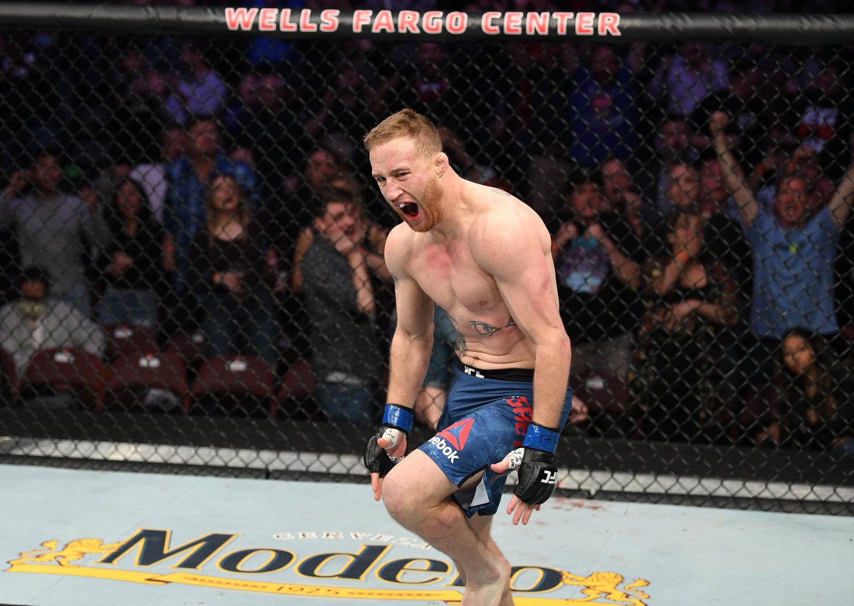 ufc's tweet photo. Lightweight just became very interesting... 

[ #UFC254 | #InAbuDhabi | @VisitAbuDhabi ] https://t.co/7mQtb4KXUb