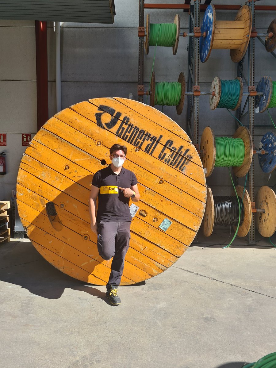 GilQuiGroup's tweet photo. Te das cuenta que amas lo que haces, 💛 cuando algo tosco... vulgar... te hace sentir cosas brillantes ⚡. Y es que llevamos la chispa en la sangre. 😊
.
Feliz Domingo!! 💛🖤
#GilQuiGroup #Electricidad #Electricista #Electrician #Electric #Store #Solar #Electricians #Antenas https://t.co/8huyjT12fR