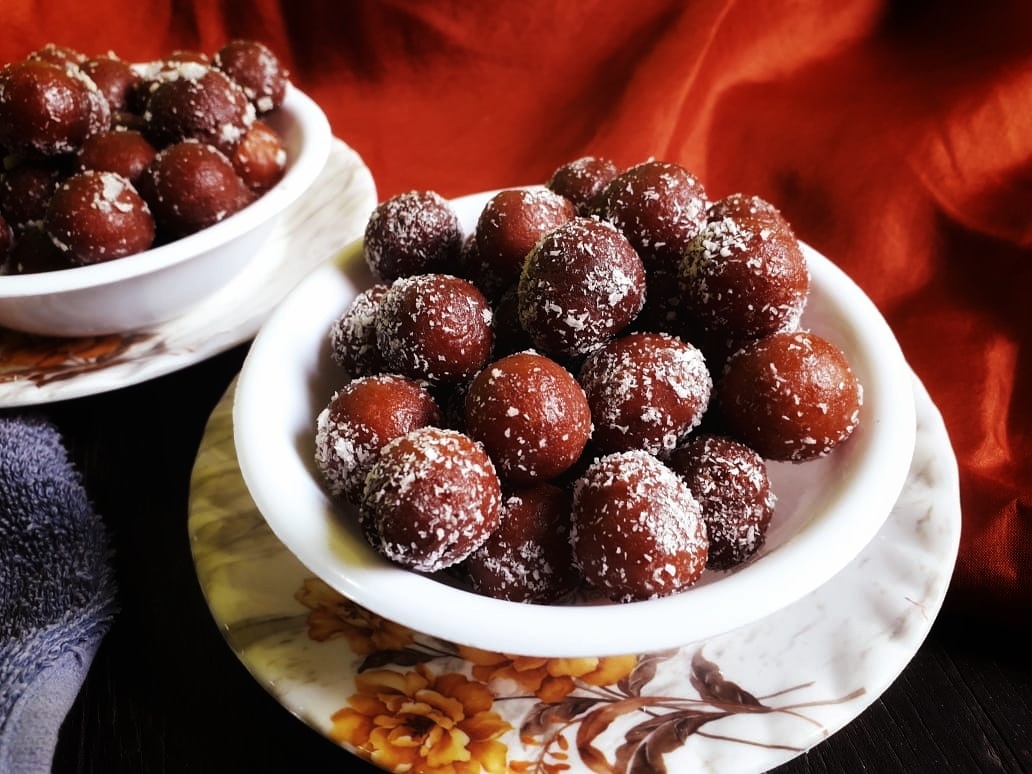 Mannbhaawan's tweet photo. Angoori Dry Gulab Jamun Recipe  - Navratri Festival Special

Recipe Link : - https://t.co/MMTGlSVkAR

#sweetrecipe #angooridrygulabjamun #navratrifestival https://t.co/eLS04PhSAP