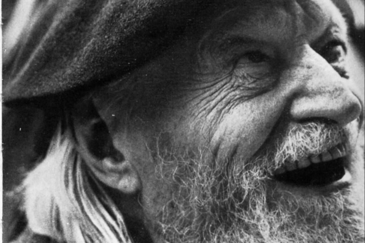 InternoPoesia's tweet photo. «Dopo tanta
nebbia
a una
a una
si svelano
le stelle.

Respiro
il fresco
che mi lascia
il colore
del cielo

Mi riconosco 
immagine
passeggera

Presa in un giro
immortale»

Giuseppe Ungaretti ❤️ https://t.co/RLzZXYKOfR