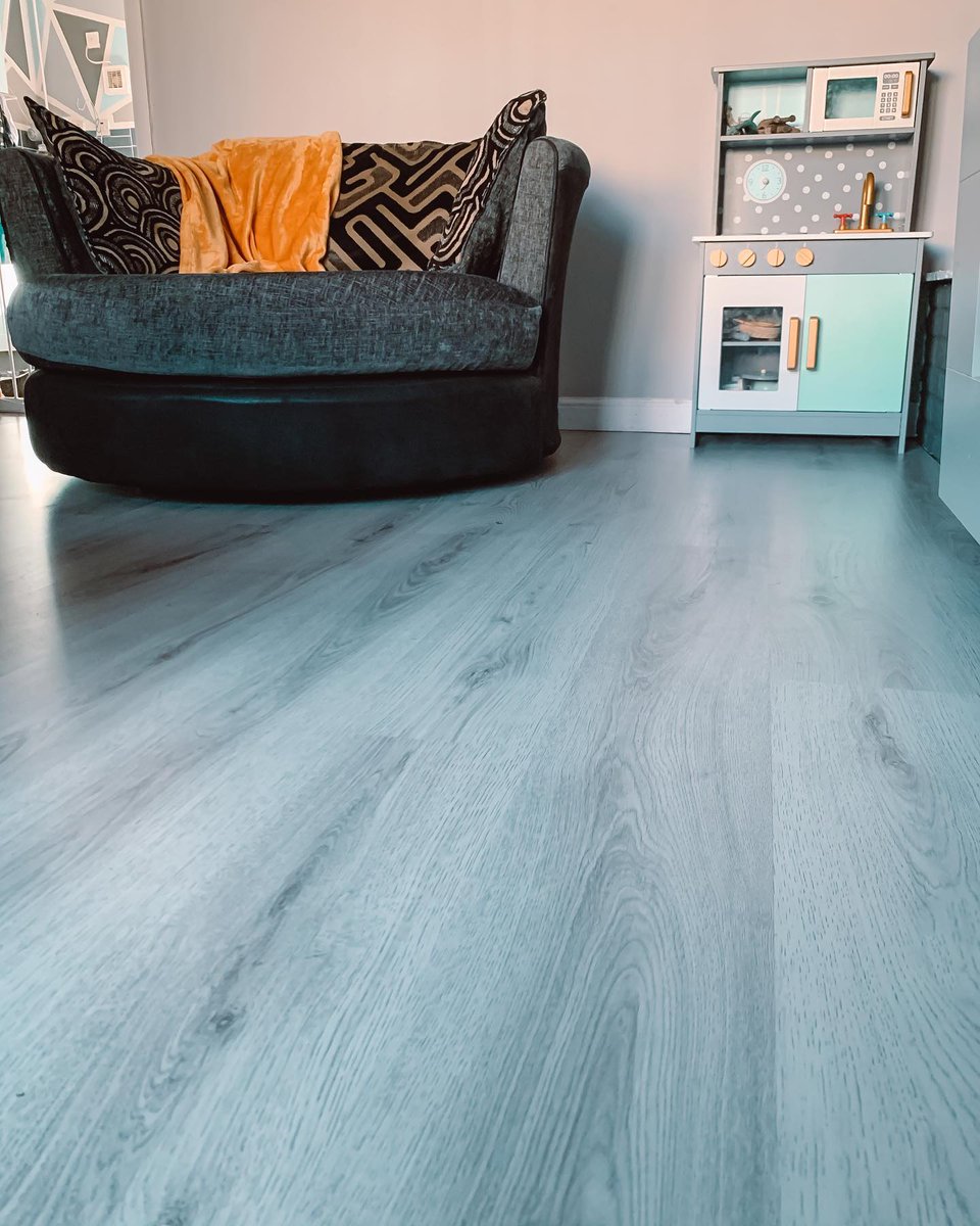 Love Laminate 😍
It's durable, easy to maintain & looks stunning! Whatever your lifestyle, laminate is a great #Flooring choice 👪
Thanks life_with_finley_and_eli for sharing 🙌
📷 Studio Cellar Oak #Laminate
🛒 Order your Free Samples
👉 https://t.co/p73Gw0MmCJ
#FamilyHome https://t.co/nZEyDPj5Kr