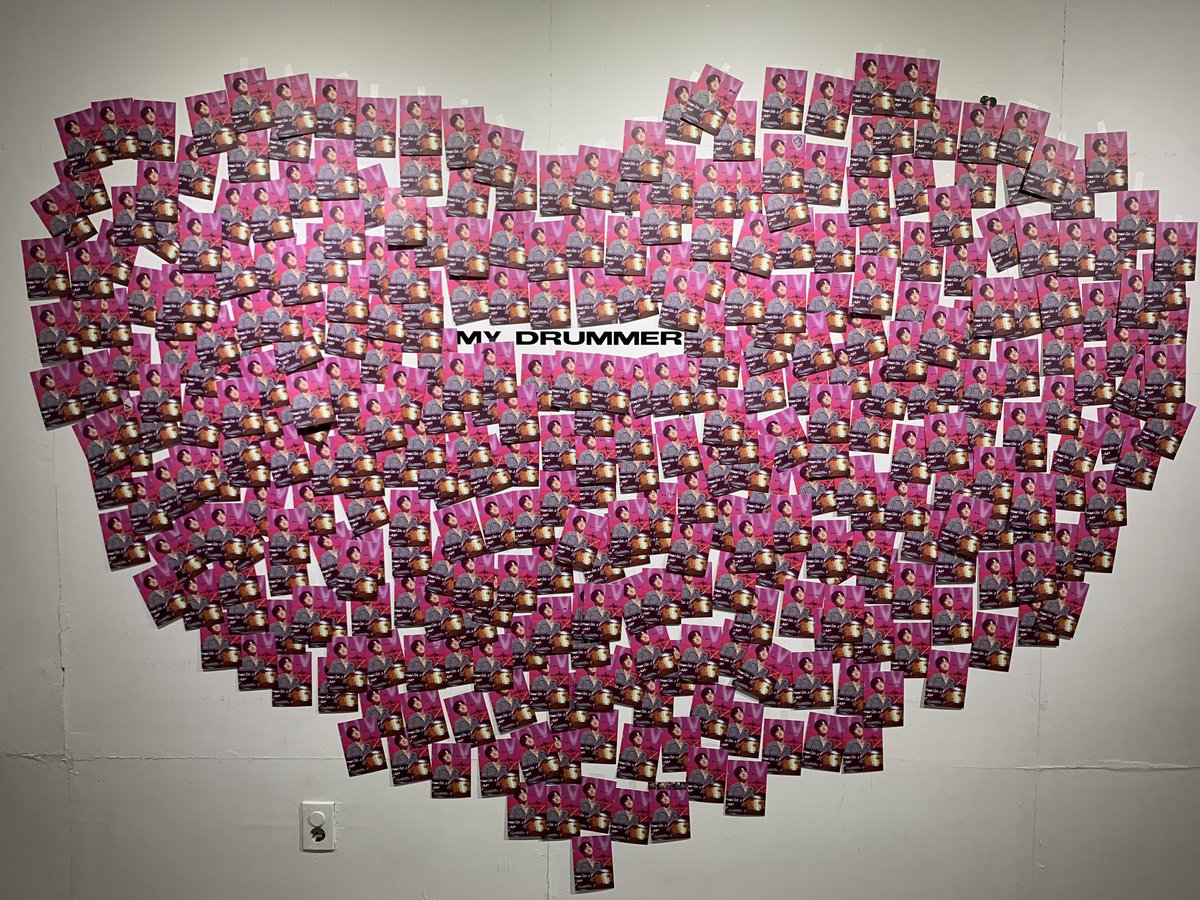 간만에 멋진도우니 귀여운도우니 강아지같은도우니 착한게아주그냥사진을뚫고나올거같은도우니 드럼치는게너무행복한도우니 잘생긴도우니 원없이 보구왔습니당>_<
준비해주신 특전들도 다 너무 예뻤어요(풍선ㅋㅋㅋㅋ) 너무감사합니다 수고하셨습니다❤️💙

 #OUR_SUMMER_IS_NOT_OVER
<a href="/HTB_dowoon/">HIT THE BEAT</a>