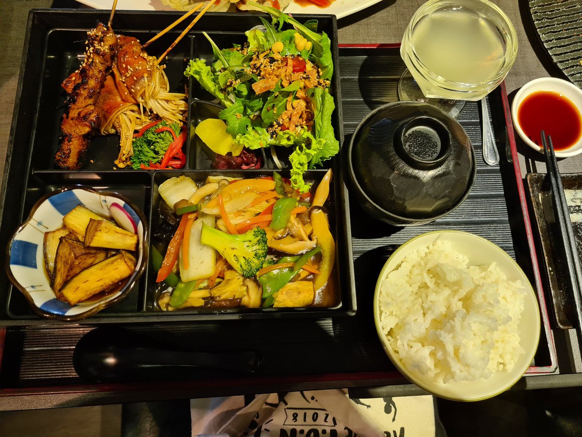 siewpeng_wang's tweet photo. 🍆🥕Pre-Bday lunch @Herbivore
https://t.co/vFamcml01N
#Singapore @siewpeng_wang #SGUnited #SGTogether #Veg #Vegan #Vegetarian #MeatEatOut #MeatEatOutDay #Meatless #Herbviore #Bday #Birthday https://t.co/pNTGSgq7aN