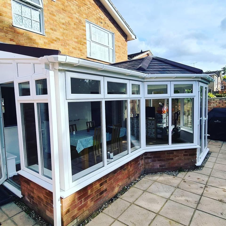 Leka_Systems's tweet photo. ⭐️ Spectacular transformation by a respected installation company ⭐️

Leka Systems Tiled Conservatory Roofs are flying out of factories every day ✈️

Would you like to use your conservatory more this winter? ❄️ 

Convert to a Leka System Warm roof 🔥 &amp; use your room all year https://t.co/gvXVBz1Ofc
