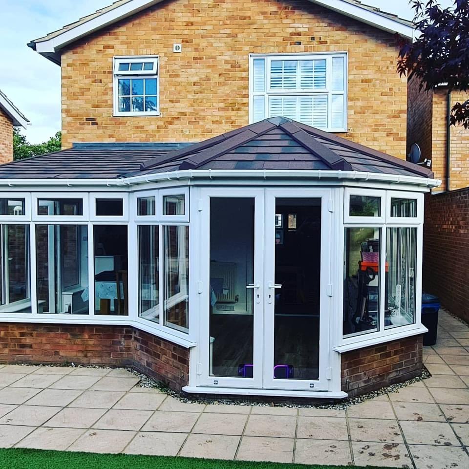 Leka_Systems's tweet photo. ⭐️ Spectacular transformation by a respected installation company ⭐️

Leka Systems Tiled Conservatory Roofs are flying out of factories every day ✈️

Would you like to use your conservatory more this winter? ❄️ 

Convert to a Leka System Warm roof 🔥 &amp; use your room all year https://t.co/gvXVBz1Ofc