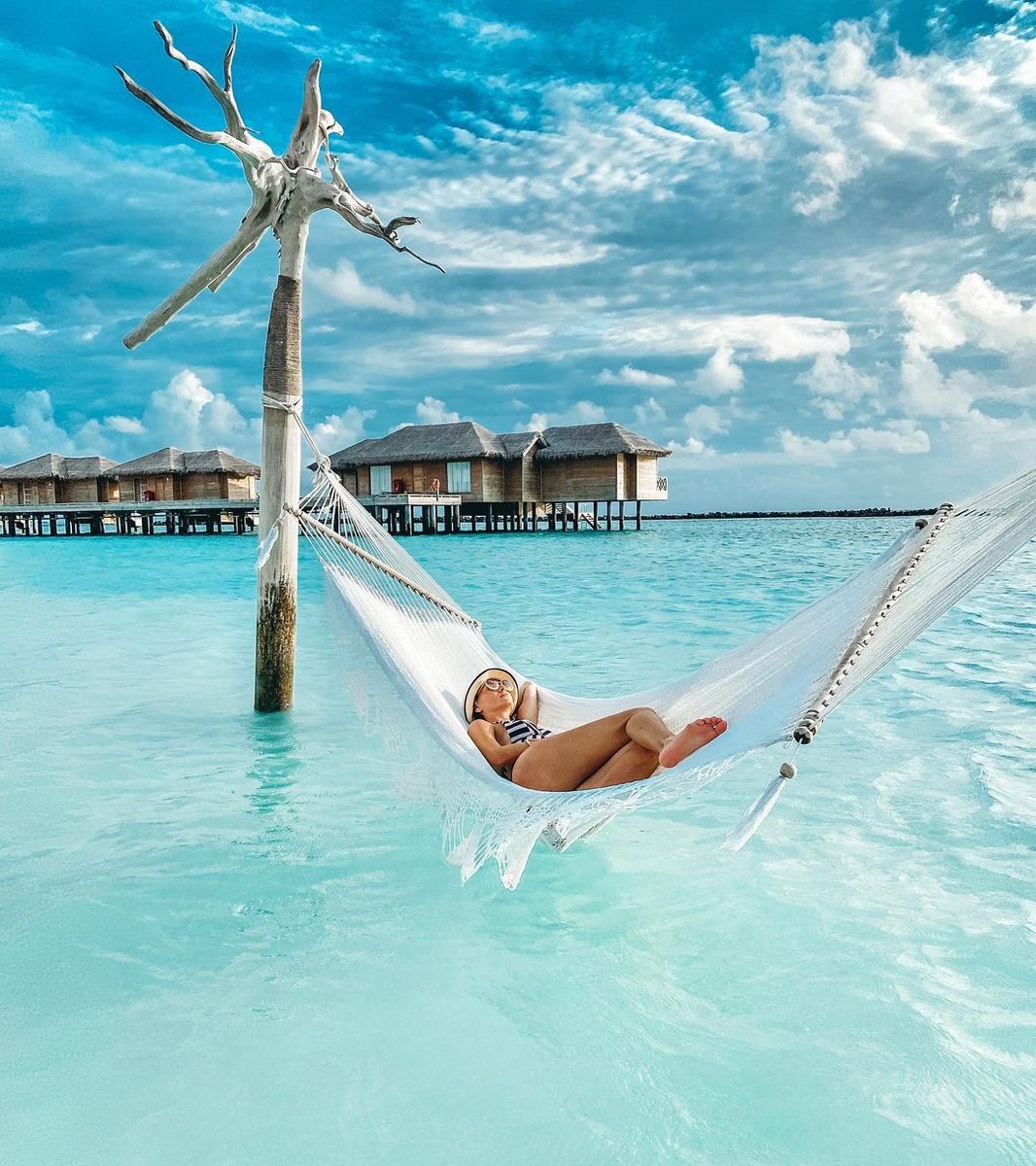 All you need is love...and a hammock in the #Maldives! 💌

@YouAndMeMaldive, love is in the air.

📸 @tsvetana_b [via Instagram]
