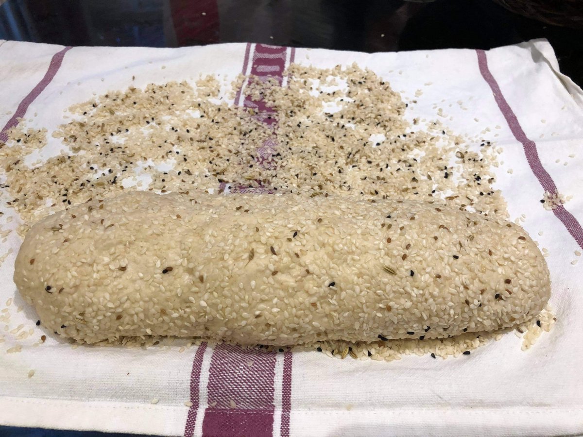 Parikiaki's tweet photo. UK Celebrity chef Loulla Astin bakes Cypriot Sesame Bread Δαχτυλιά, Κουλούρι
https://t.co/iNmrdsRs5e #Cypriotsesamebread #Cypriotbread #Cypriotfood #Cypriotcooking #UKCypriot https://t.co/oJE4T9v02q