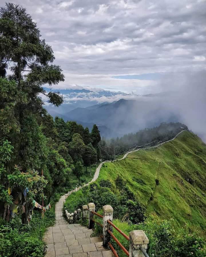 ❤️ SIKKIM ❤️
#himalayangeographic #explorehimalayas #india #india_clicks #indian #india_gram #indianphotography #indiapictures #indiaclicks #indiaphotography #india_everyday #indiatravelgram
#indiagram #indiatravel #indiatourism #indianphotographers #indianclicks #IncredibleIndia