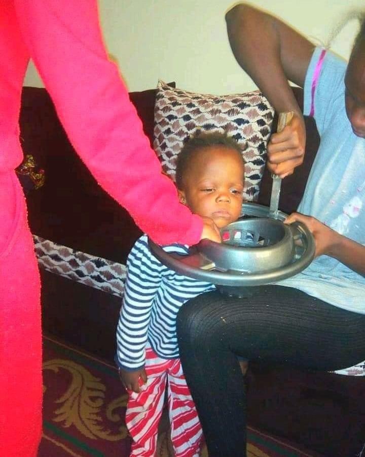 AdvoBarryRoux's tweet photo. The other side of parenting they won't show you. 😔 😢 😳 😂 https://t.co/6kNGYj6KtY