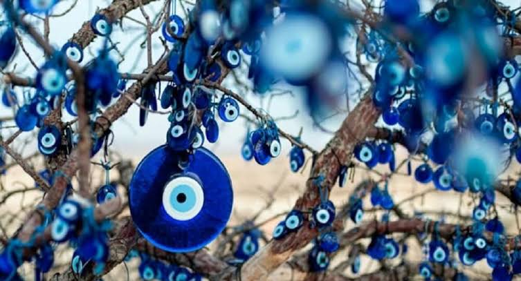 ME8sunshine's tweet photo. First 
you have to follow a superstition to lead you to something greater than it.
For example 👇
this necklace that protects a person from envy🎯 https://t.co/eGVKvuA6aq