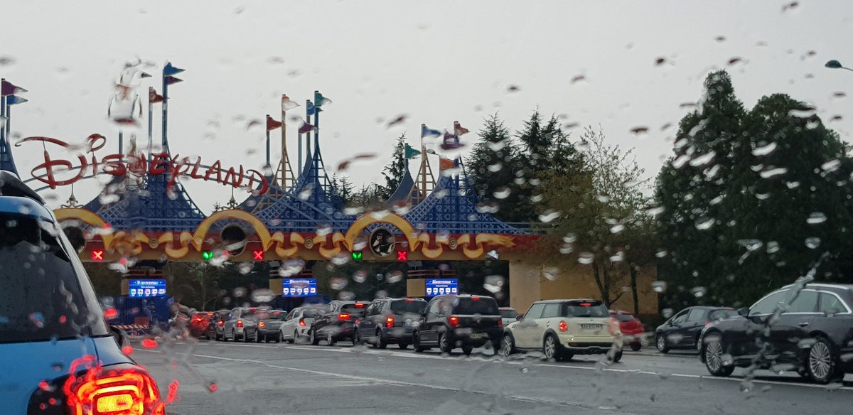 E Bach Donnard (@ebachdonnard) on Twitter photo Sérieusement <a href="/DisneylandParis/">Disneyland Paris</a>, 1 heure de queue à l'entrée du parc avec moins d'1 voie sur 2 ouverte, on se dit que c'est un bon moyen de faire (re)venir les visiteurs en ce moment ? #experienceclient Sérieusement <a href="/DisneylandParis/">Disneyland Paris</a>, 1 heure de queue à l'entrée du parc avec moins d'1 voie sur 2 ouverte, on se dit que c'est un bon moyen de faire (re)venir les visiteurs en ce moment ? #experienceclient