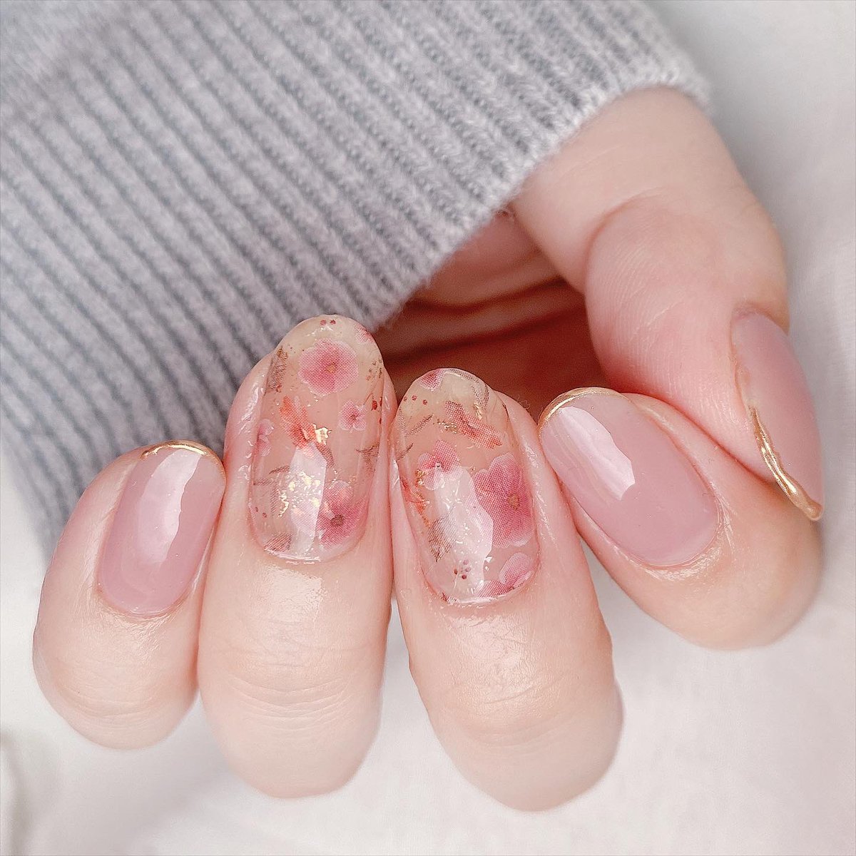 nymy_nail's tweet photo. こまさん(@comanail )のネイルを真似っこ♡かわいすぎてときめきが止まらない🥺#セルフネイル #つめ先三日月ネイル https://t.co/CjudOlEFiZ
