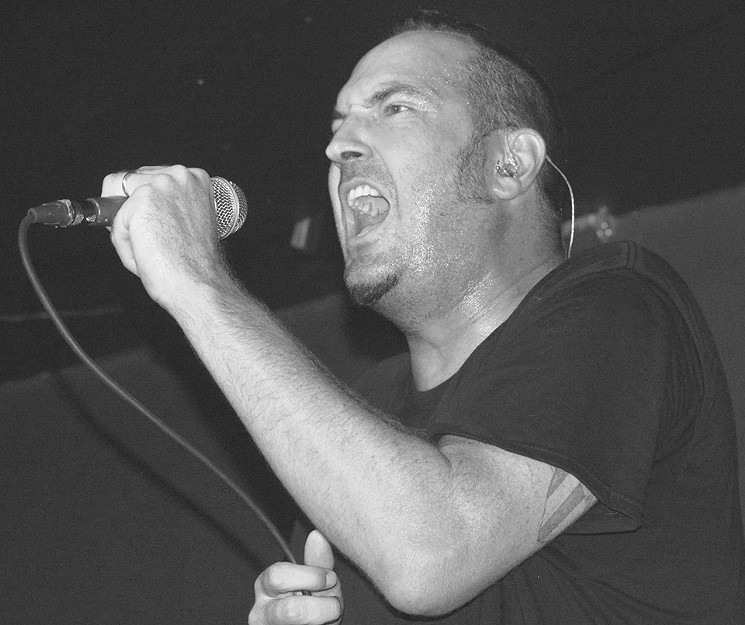 rock4spain's tweet photo. #FelizDomingo Hoy recordamos a Jon Bunch, en el día en el que el vocalista de bandas tan representativas a nivel underground como Sense Field, Further Seems Forever, War Generation o Lucky Scars hubiera cumplido 50 años 🇺🇸
#JonBunch #Birthday #DEP #RIP #Vocals #Punk #Rock #TBT https://t.co/Ym20COKkYg