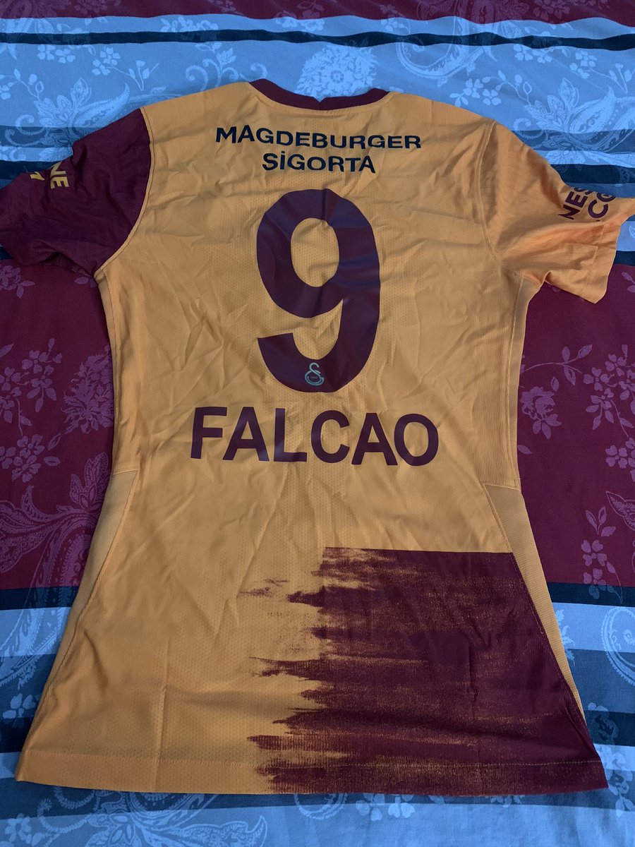 Gracias hermano <a href="/FALCAO/">Radamel Falcao</a>