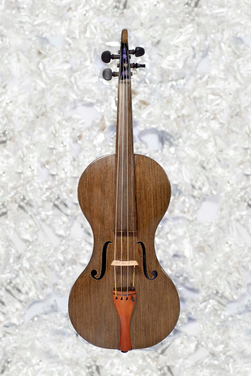 accio_cat's tweet photo. La #startup catalana @123sonar1 crea un violí sostenible únic al món amb fibres naturals i de carboni 🎻 . 

Llegeix la notícia➡: https://t.co/NfX0aNDlQC 
#StartupsCAT  @Startups_Cat https://t.co/p8EadyBHJo