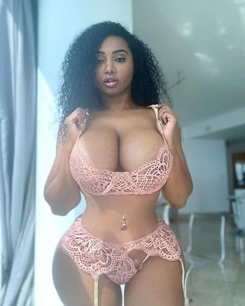 BOOTYBOX1's tweet photo. #SundayMorning #bootysunday
#LookAtHerNow 
#LovesickGirls https://t.co/ohVdryM6ih
