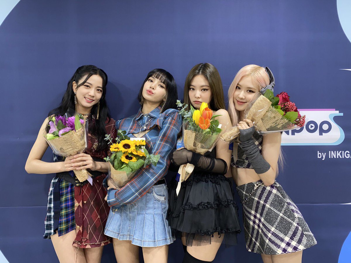 BLACKPINK tweet picture