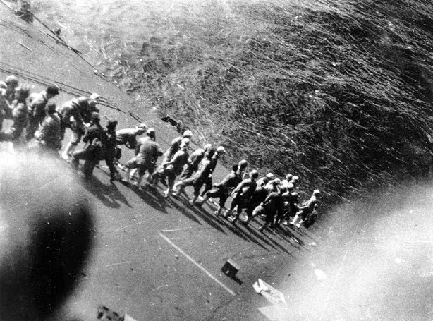 Third Fleet launched waves of air attacks on Northern Force; over 500 sorties. American combat air patrols easily destroyed their opponents, and wreaked havoc on the Japanese fleet. Ozawa& #39;s flagship, Zuikaku, was destroyed. The last surviving carrier that attacked Pearl Harbor.