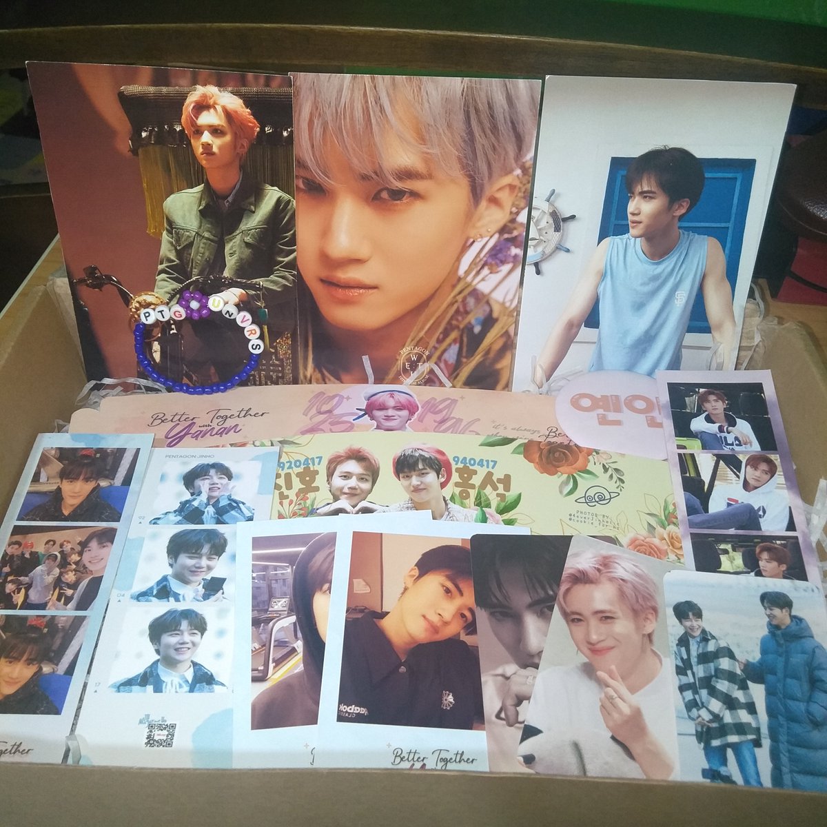 cuttonnie's tweet photo. hello po @octoberyanan, dumating na po sa bahay si yanan. Sobrang thank you po dito. Ganda po nung seal at bracelet. Thank you so much 💙

#BetterTogetherWithYanan 
@CUBE_PTG
 #PENTAGON  #펜타곤 https://t.co/RxeMniqjFE