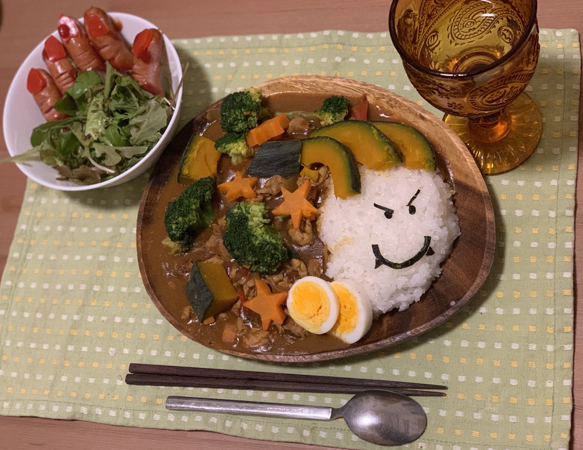 みんなの料理彼氏 今日はハロウィンカレーセットを作ってみたよ にんじんで星を作るのが1番むずかったかな いただきまーす