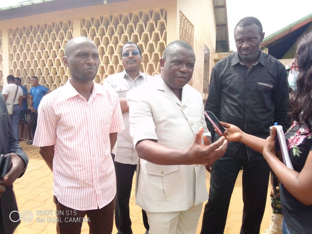 MimiMefoInfo's tweet photo. #Kumba School Shooting: Death Toll Rises To Seven

The death toll has risen to 7, following an attack at Mother Francisca International Memorial college Fiango Kumba, SWR of Cameroon, Saturday.The Meme SDO, Chamberlain Ntou'o Ndong told the press at Kumba district hospital today https://t.co/EtB2yQ5l3Y